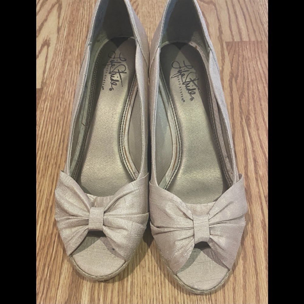 Life Stride Soft System Wedges. Size 8.5M